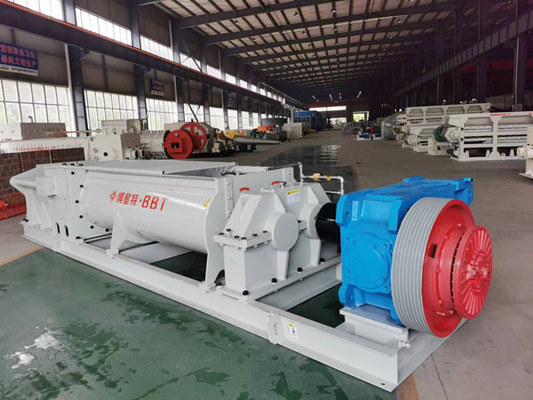 Двухвальный лопастной смеситель производительностью 50-65 м3/ч с мощностью 90 или 110 кВт и напряжением 380 В 50 Гц для промышленного смешивания