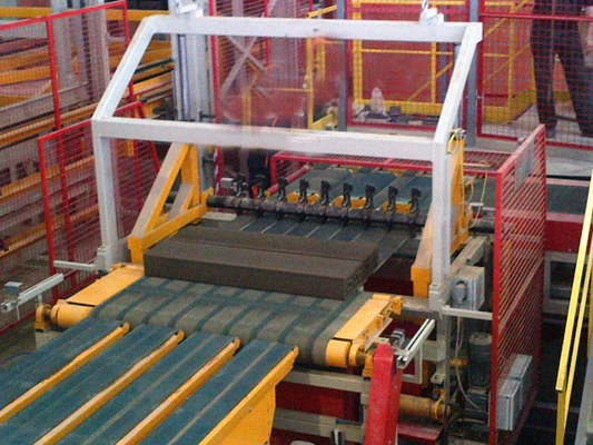 Гидравлическая машина для резки глиняного кирпича с максимальной шириной резки 520 мм и циклом резки 6-8 раз/мин для экономии труда