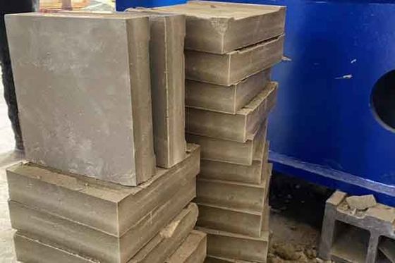 Высокое давление 20 - 1200 т Синий гидравлический пресс для изготовления изоляционных кирпичей и огнеупорных кирпичей.