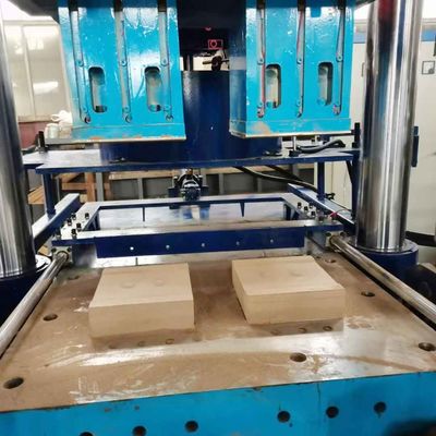 Высокое давление 20 - 1200 т Синий гидравлический пресс для изготовления изоляционных кирпичей и огнеупорных кирпичей.